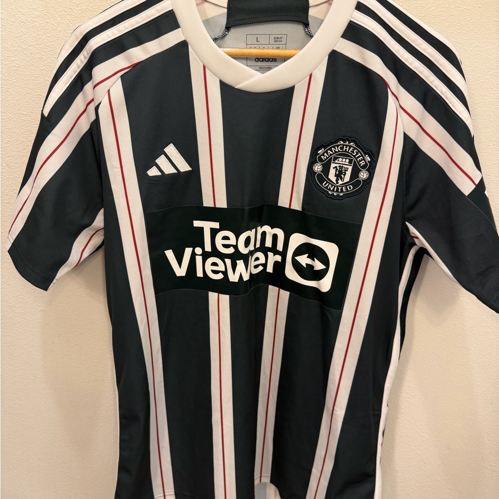 Manchester United Kids Striped Soccer Jersey -Green and White